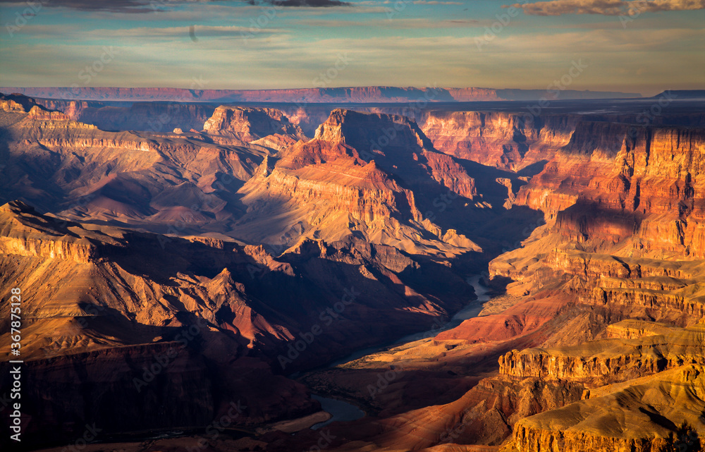 An early morning view of the Grand Canyon and the Colorado river from the south rim, Grand Canyon National Park, Arizona.