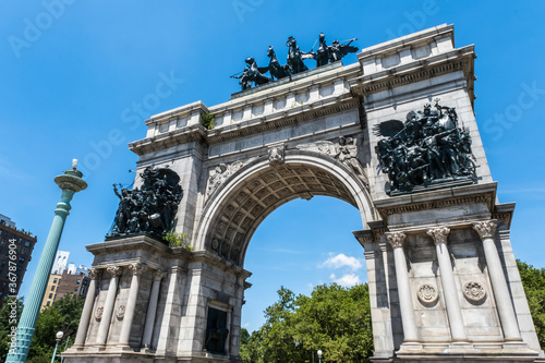 Grand army plaza 
 photo