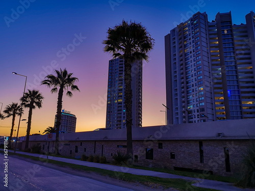 sunset in the city © Luis