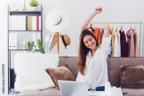 Fotografía Asian beautiful woman feel better after taking medicine and get rest from illness and fatigue due to hard work