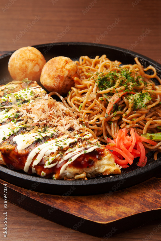 お好み焼き、焼きそば、たこ焼きセット お好み焼き、焼きそば、たこ焼きセット