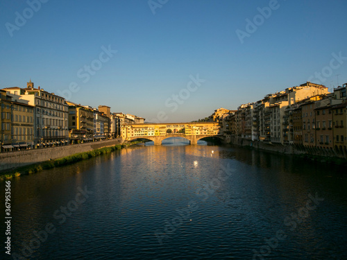 Italia, Toscana, Firenze. Il Ponte Vecchio al tramonto. © gimsan