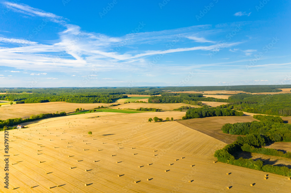 Cette photo a été prise vers Nevers, dans la Nièvre, en Bourgogne, en  France, en été,