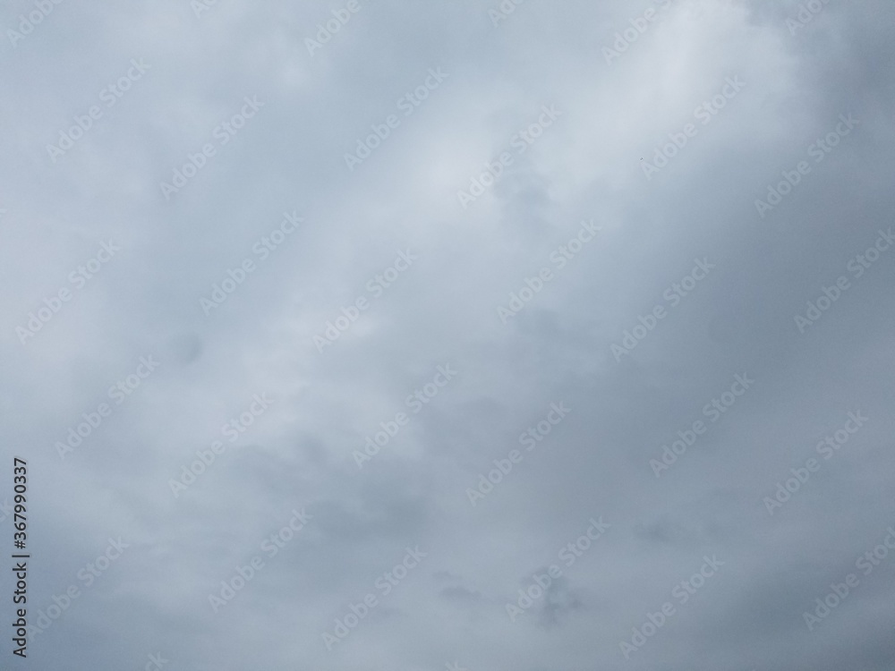 空・薄曇・朝、昼・巻層雲（うす雲）・雲10割 (4)Sky, light cloud, morning, daytime, cirrus stratus (thin cloud), cloud 100% (4)