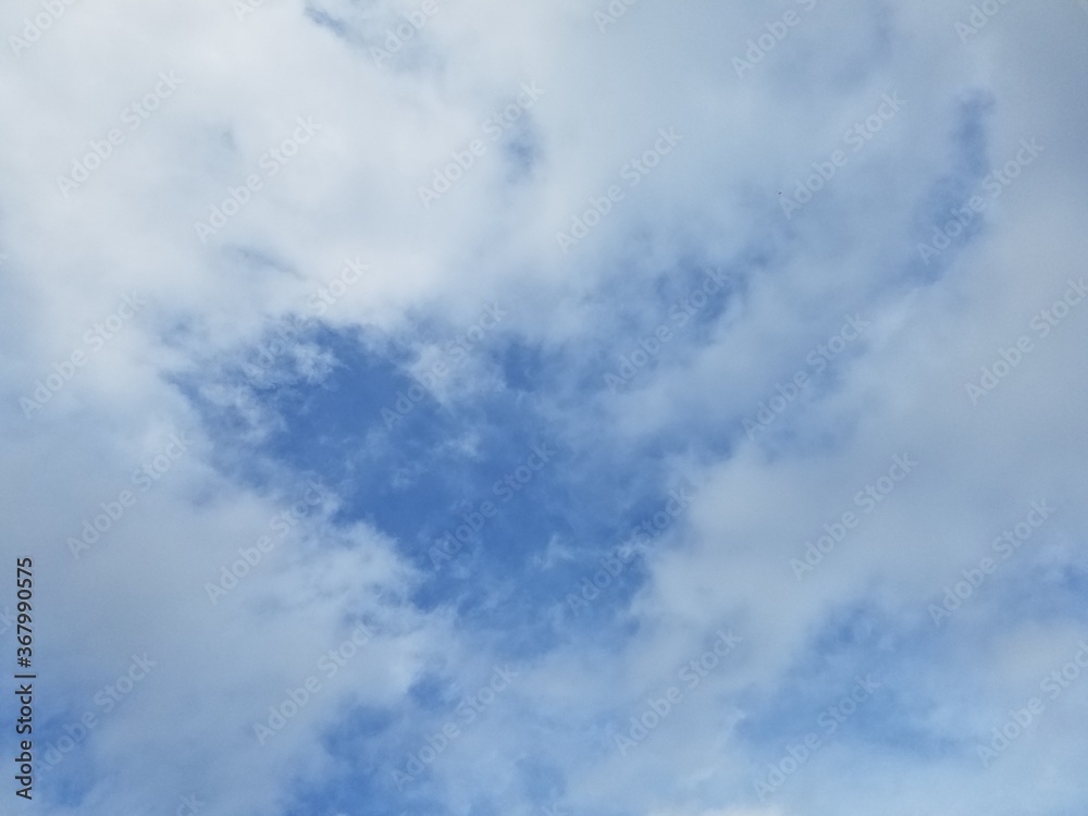 晴れ・青空（紺碧）・朝、昼・巻雲（すじ雲）・雲8割 (2)Clear, blue sky (azure), morning, daytime, cirrus (streak), cloud 80% (2)