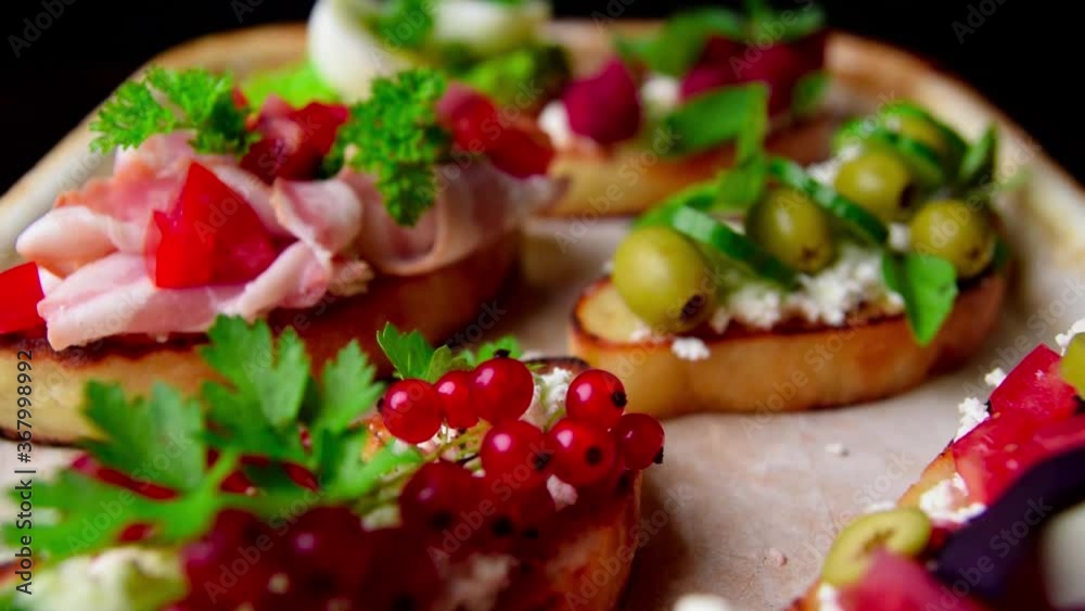 Tracking of Bruschetta with different fillings Tracking of Bruschetta with different fillings