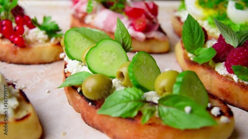 Tracking of Bruschetta with different fillings