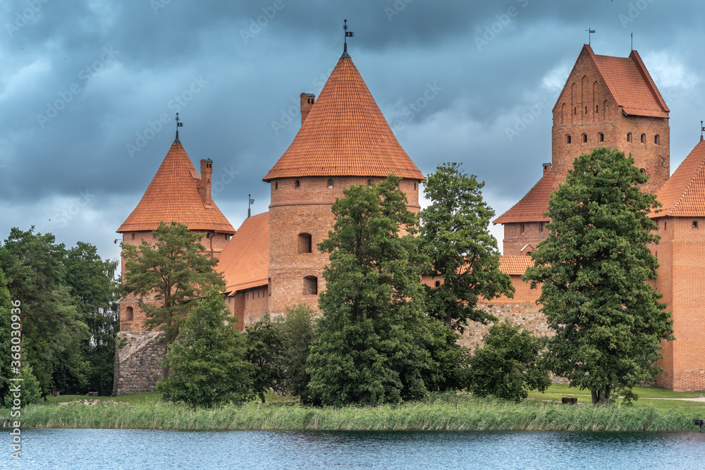 Obraz premium Trakai Island Castle, Trakai, Lithuania, on an island in Lake Galve. Built in the 14th c. it was was one of the main centers of the Grand Duchy of Lithuania