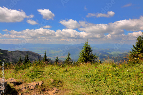 Pochmurny, letni dzień w Tatrach Zachodnich, Słowacja