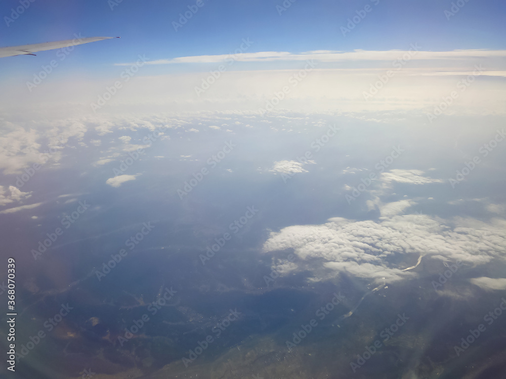 Scenery from the sky which the roundness of the earth understands