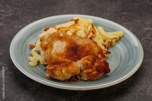 Pork schnitzel with roasted potato