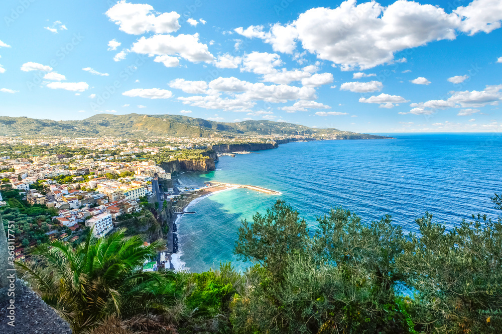 Obraz premium Morning on the Amalfi Coast near the town of Sorrento in Italy on a warm summer day