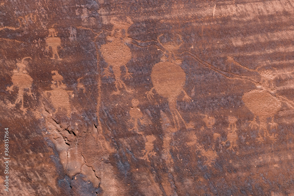 carvings and petroglyphs 