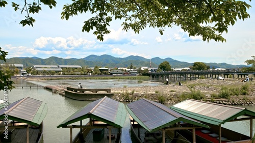 May 30, 2020, a clear view of the Katsuragawa River in Arashiyama, Kyoto © 隼人 岩崎