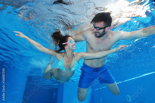 Underwater romance concept, couple in underwater love