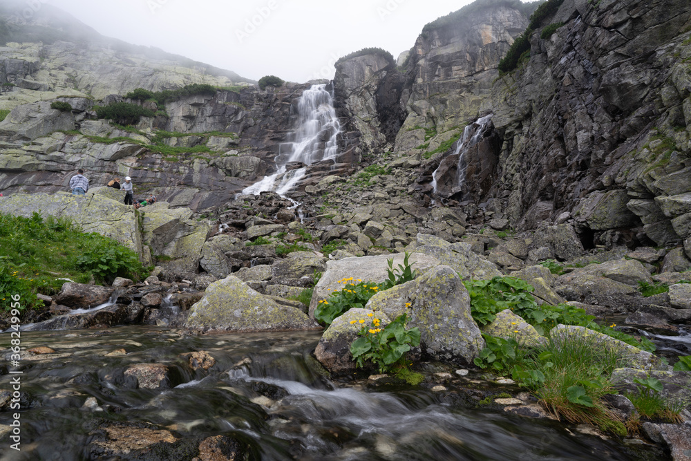 Obraz premium Skok Waterfall in the High Tatras, Slovakia