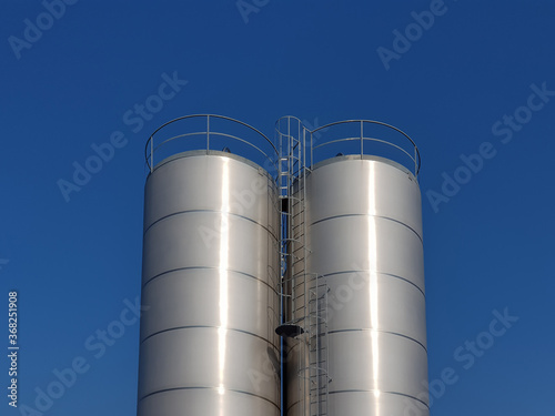 Dettaglio Silos in stabilimento industriale photo