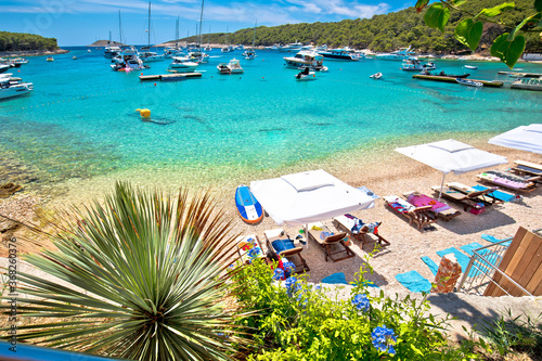 Fototapeta Naklejka Na Ścianę i Meble -  Palmizana turquoise beach on Pakleni Otoci islands yachting destination view