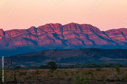 Fotografi Sunrise on mountain range