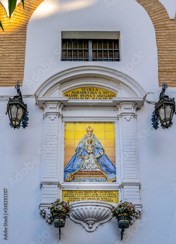 0000354 Ceramic altarpiece of the Plaza Virgen de los Reyes Seville Spain 2826 Fototapeta