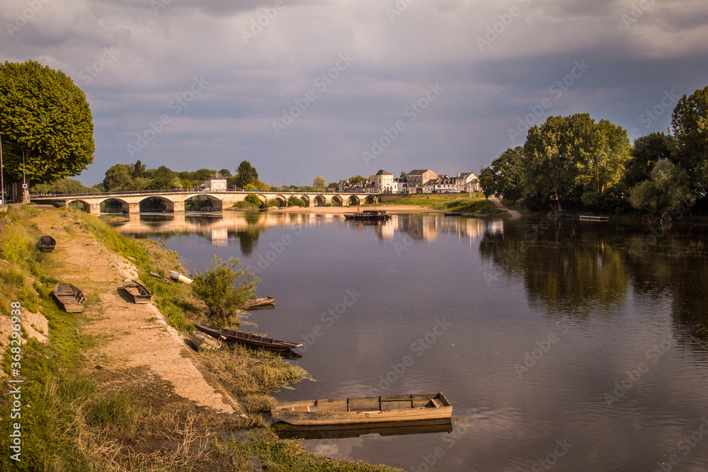 Fototapeta premium Bridge of Montrichard crossing the river
