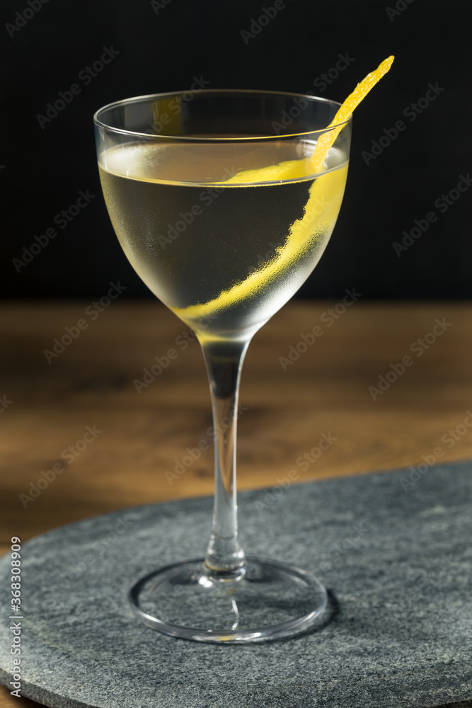 Boozy Dry Vesper Martini Cocktail - obrazy, fototapety, plakaty 