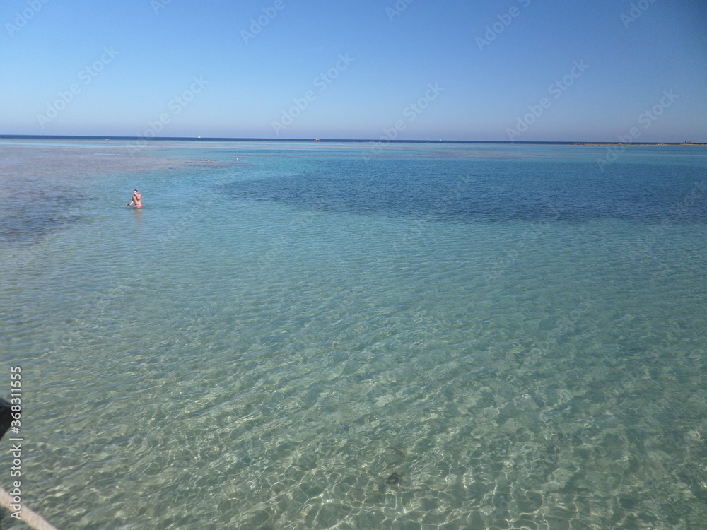 unglaubliche Blautöne im Meer