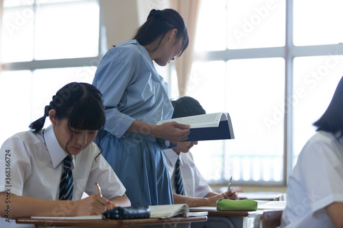 中学生の授業風景