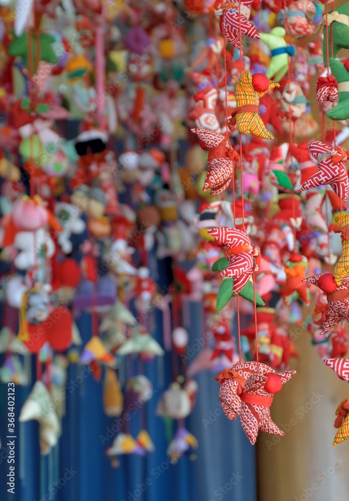 日本のひな祭りの飾りや人形