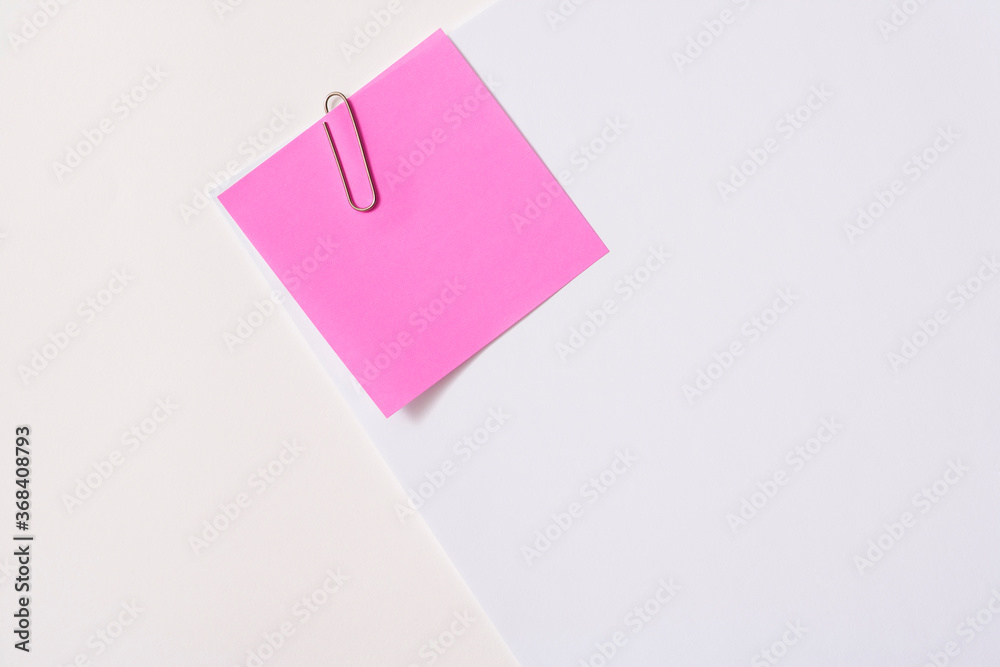 Blank paper memo with clip on white background
Blank paper memo with clip on white background