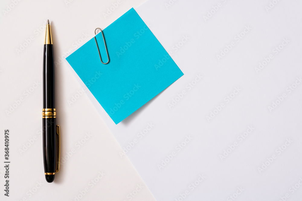 Blank paper memo with clip on white background
Blank paper memo with clip on white background
