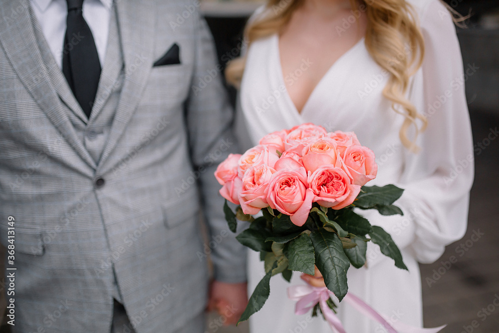 Bouquet of roses for the bride at the wedding