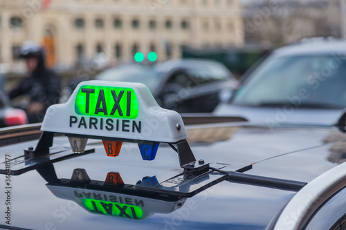 Paris Taxi sing