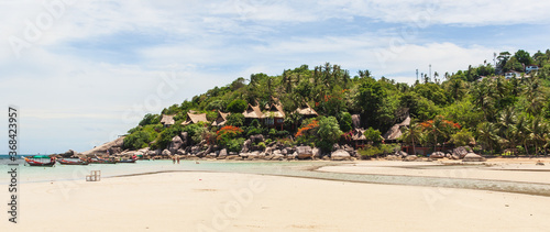 Fototapeta Naklejka Na Ścianę i Meble -  These small houses on the island of Koh Tao (Thailand) has a perfect ocean view.