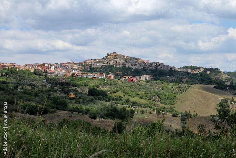 Calitri - Panorama del borgo da sud-ovest