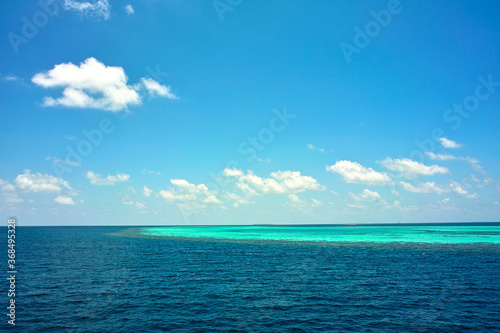 モルディブの海の色