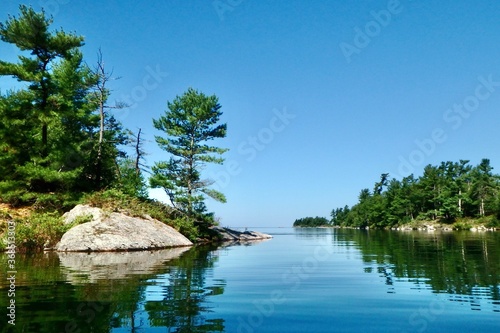 Fotografie Beautiful Anchorage of Wani Bay in Georgian Bay Ontario Canada