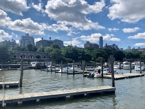 Canvas Print 79th Street Boat Basin and Marina on the Hudson River in Riverside Park, Upper West Side, New York