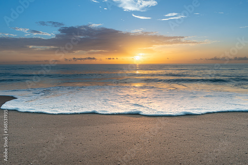 Fototapeta Naklejka Na Ścianę i Meble -  Beach Sunrise