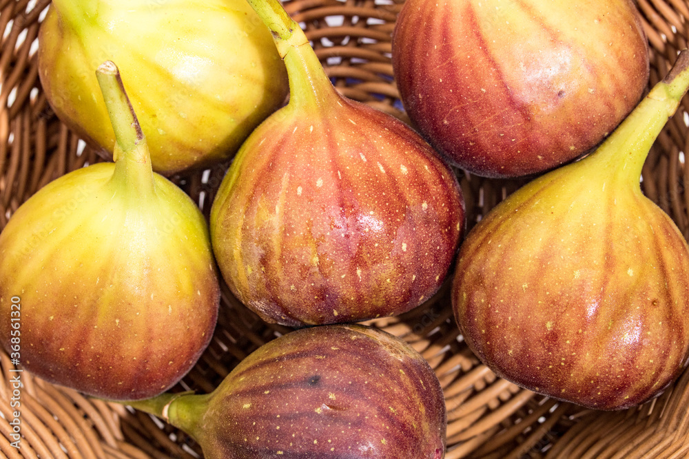 Fototapeta premium Ripe and attractive fresh figs