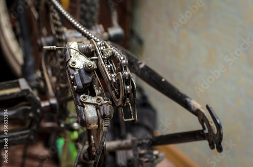 DIY bike repair at home © Александр Маланькин