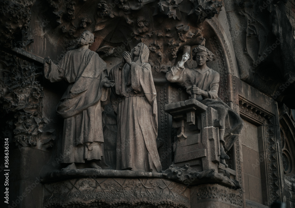 statue of jesus