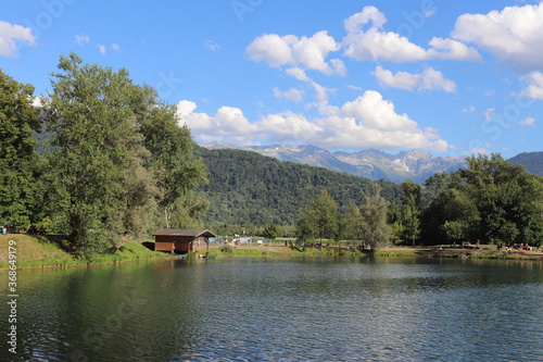 Le lac de Grésy sur Isère dans la base de loisirs, ville de Grésy sur Isère, département de la Savoie,  France