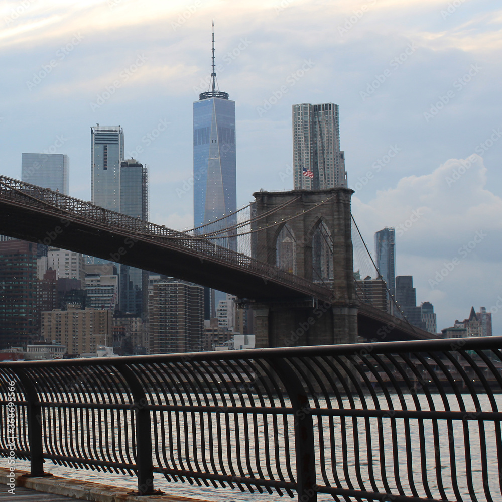 Obraz premium The Brooklyn Bridge in New York City.