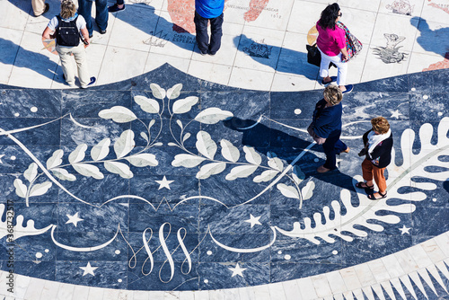 Fényképezés aerial View of the Mosaic World Map showing the discoveries , Belem, Lisbon, Por