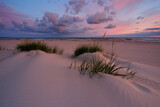 Krajobraz wybrzeża Morza Bałtyckiego o wschodzie słońca,plaża w Kołobrzegu,Polska.