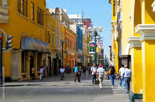 El Pasaje Olaya ist eine Straße am Schachbrett von Pizarro im historischen Zentrum von Lima , der Hauptstadt Perus . Es erstreckt sich einen Block von Jirón Huallaga nach Süden bis Jirón Ucayali.