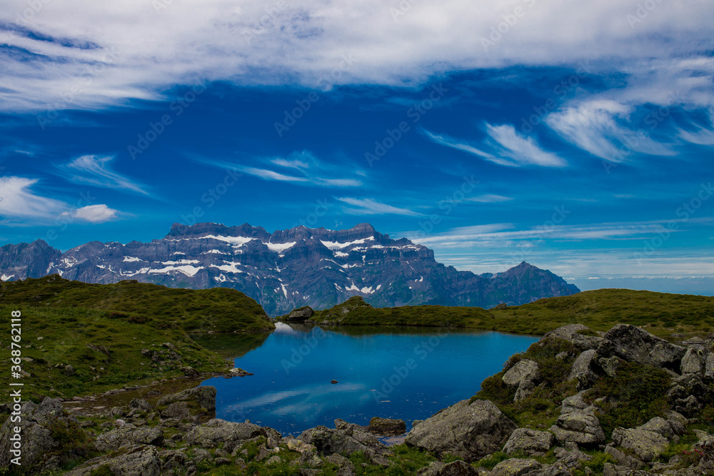 Fototapeta premium lake and mountains