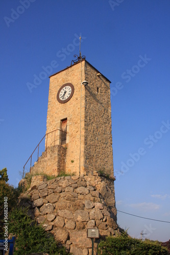 la tour de l'horloge à Tourrettes