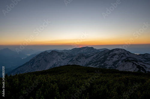 Sonnenuntergang in den Bergen